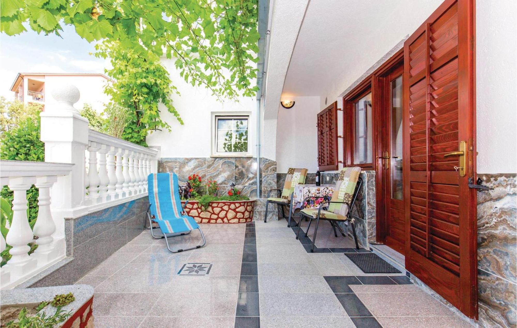 Stunning Apartment In Crikvenica With Kitchen 外观 照片