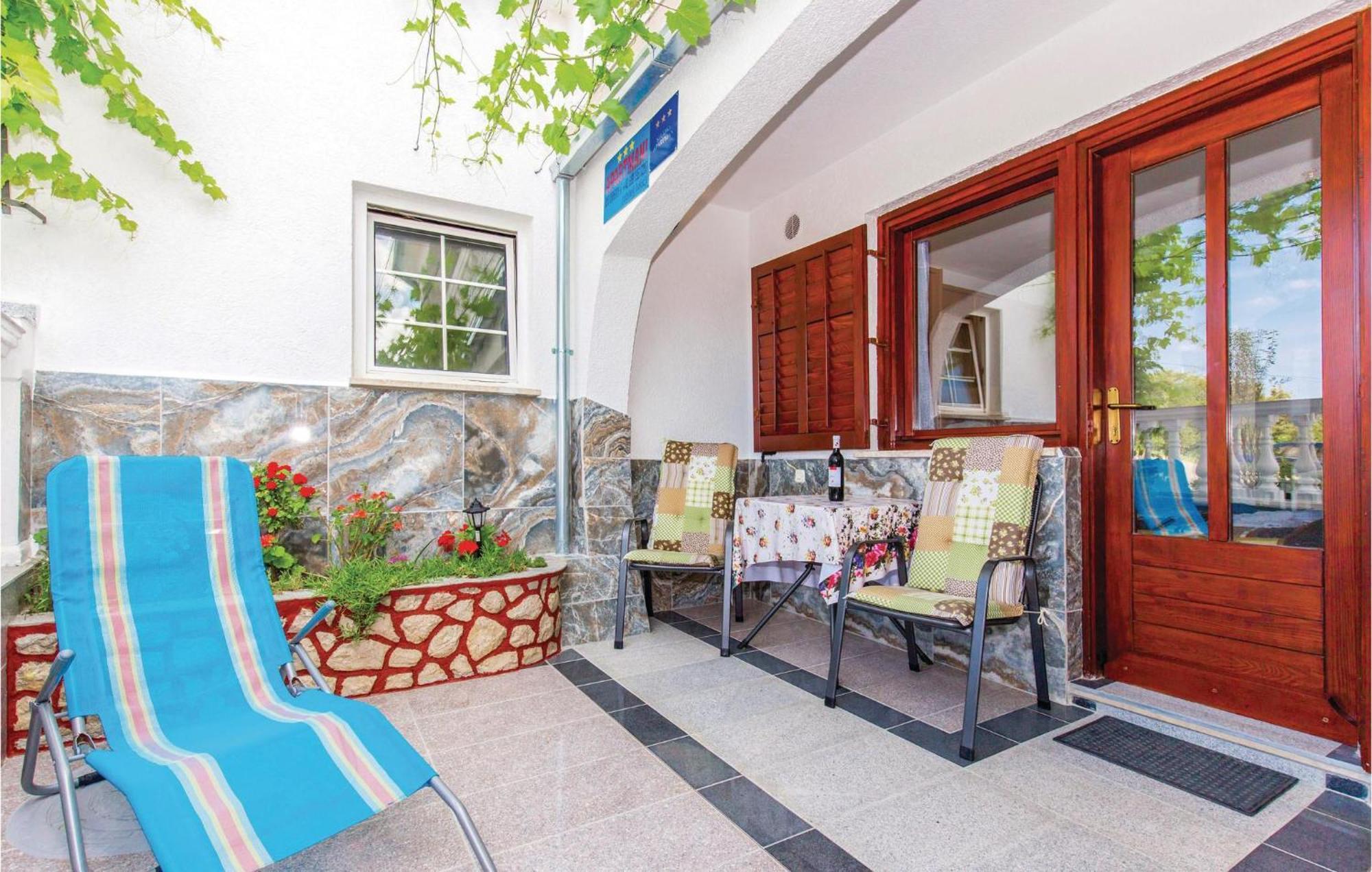 Stunning Apartment In Crikvenica With Kitchen 外观 照片
